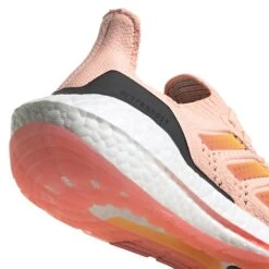 Running Schoenen Dames Adidas Ultraboost 22 18 Running Schoenen Dames Adidas Ultraboost 22 -Dames Sportkleding Winkel adidas gx8037 10 footwear photography detail view 3 white