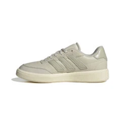 Damestrainers Adidas Courtblock 13 Damestrainers Adidas Courtblock -Dames Sportkleding Winkel adidas if6553 4 footwear photography side medial center view white