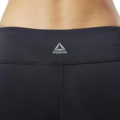 Dames 3/4 Legging Reebok Workout Ready -Dames Sportkleding Winkel dy8080 on model detail 1 2000x2000