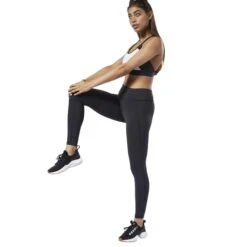 Dames Legging Reebok OS Lux 2.0 15 Dames Legging Reebok OS Lux 2.0 -Dames Sportkleding Winkel dy8150 on model side 2000x2000