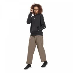 Dameshoedje Reebok Training Essentials Tape Pack 22 Dameshoedje Reebok Training Essentials Tape Pack -Dames Sportkleding Winkel gq3886 app on model side white