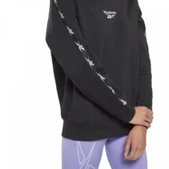 Dames Sweatshirt Reebok Training Essentials 21 Dames Sweatshirt Reebok Training Essentials -Dames Sportkleding Winkel gq3889 app on model detail 1 white