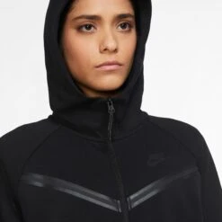 Damescapuchon Nike Sportswear Tech Windrunner -Dames Sportkleding Winkel nike cw4298 010 phsym001