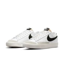 Damestrainers Nike Blazer Low -Dames Sportkleding Winkel nike dc4769 102 100