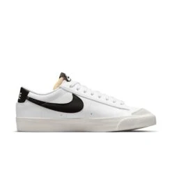 Damestrainers Nike Blazer Low -Dames Sportkleding Winkel nike dc4769 102 400