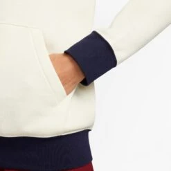 Nike Dames Hoodie PSG Essentiel Fleece 2023/24 15 Nike Dames Hoodie PSG Essentiel Fleece 2023/24 -Dames Sportkleding Winkel nike dv4704 113 phsym004