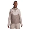 Nike Tottenham Waterdicht Damesjack 2023/24 -Dames Sportkleding Winkel nike fd8427 272 marron clair taupe haze noir 1