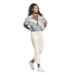 Dames Trainingsjas Reebok Classics Franchise -Dames Sportkleding Winkel reebok ic0189 5 apparel on model side view white