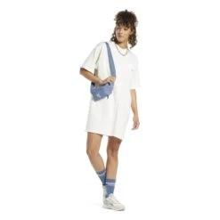 Dames T-shirt Jurk Reebok Classics -Dames Sportkleding Winkel reebok ic8098 4 apparel on model side view white