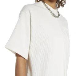 Dames T-shirt Jurk Reebok Classics -Dames Sportkleding Winkel reebok ic8098 7 apparel on model detail view 3 white